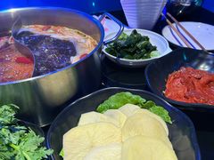-唯爱KTV聚会餐厅(仙林东城汇店)