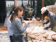 -海牧场毛蟹坊· 牧场窑烤面包(城阳店)