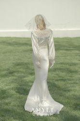 -艾米丽婚纱礼服