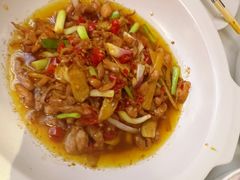 -阿瓦山寨·湘菜现炒·剁椒鱼头王(咸阳总店)