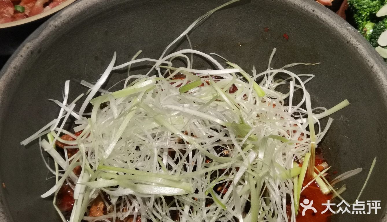 二刷野果 点了上次没点的 排骨锅--里面排骨还是蛮多的