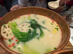 -成都你六姐·牛肉冒菜(上海环宇荟店)