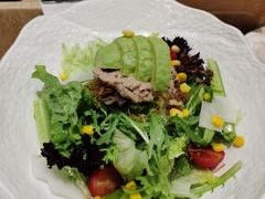 金枪鱼牛油果沙拉-东京屋(武定路店)