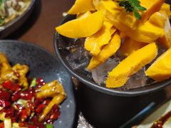 -曼听小寨海鲜烧烤·大连辣炒大王(盖州街店)