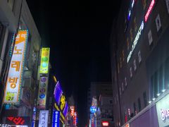 -BHC炸鸡(明洞总店)