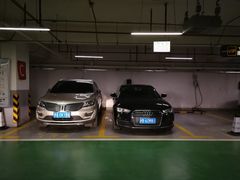 -飞洲国际广场-地下停车库