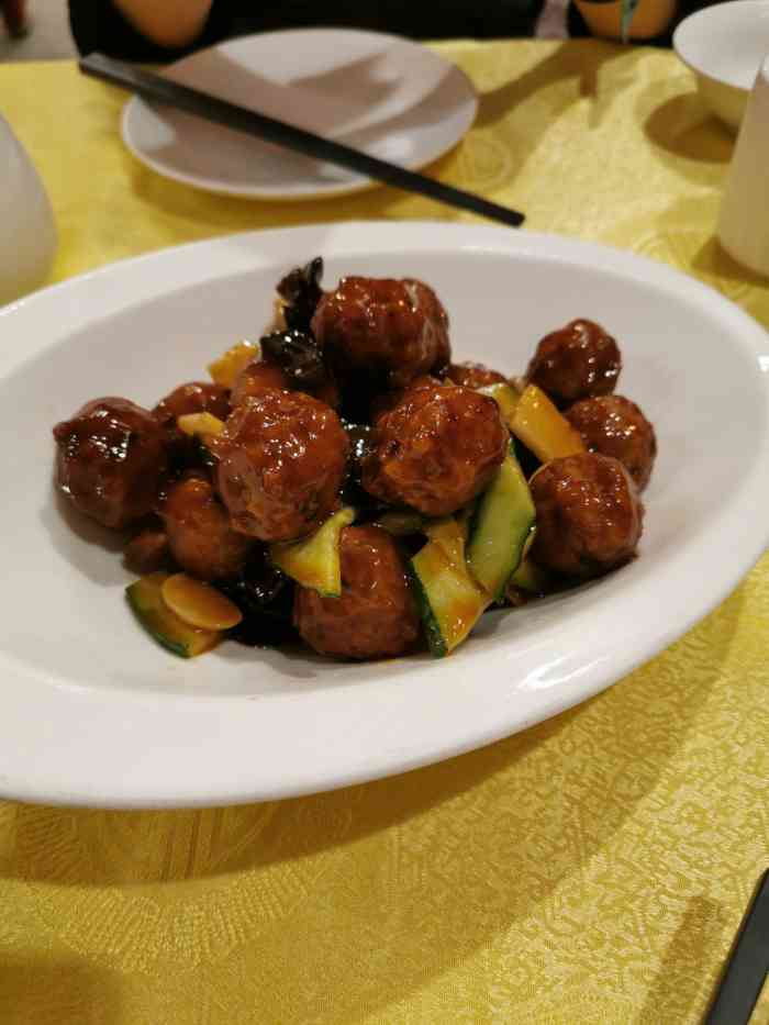 中午没有食欲,不知道该吃什么,突然想起盈福楼好像