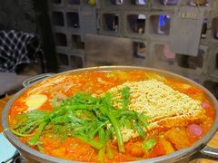 部队年糕鸡肉火锅-花腰餐吧Bistro烧烤 傣味(传媒大学店)