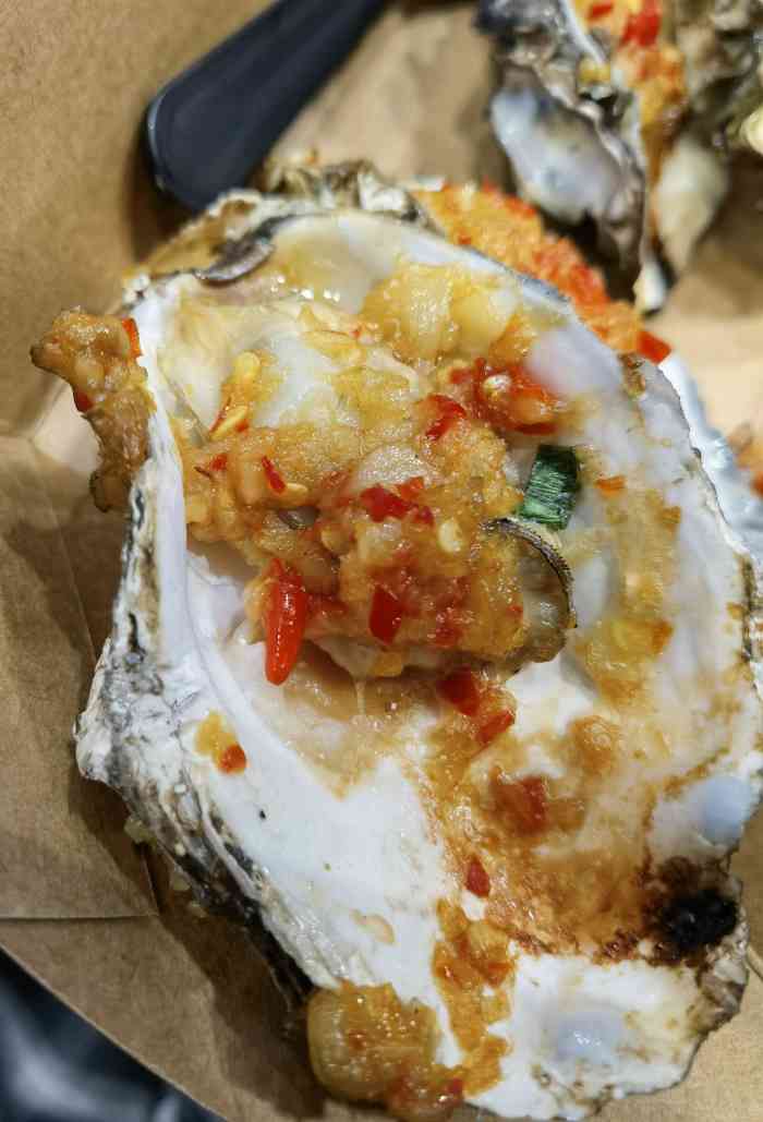 蚝村长(八一路总店)-"重庆好吃街上的考生蚝,对海鲜类无法抗拒,.