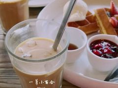 -Common Table · Brunch & Coffee