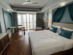 -芭黎人江景轻奢酒店(告庄西双景星光夜市店)