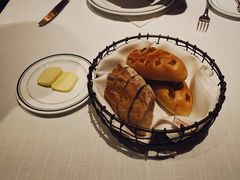 餐前包-Wolfgang’s Steakhouse 沃夫冈牛排馆(上海白玉兰广场店)