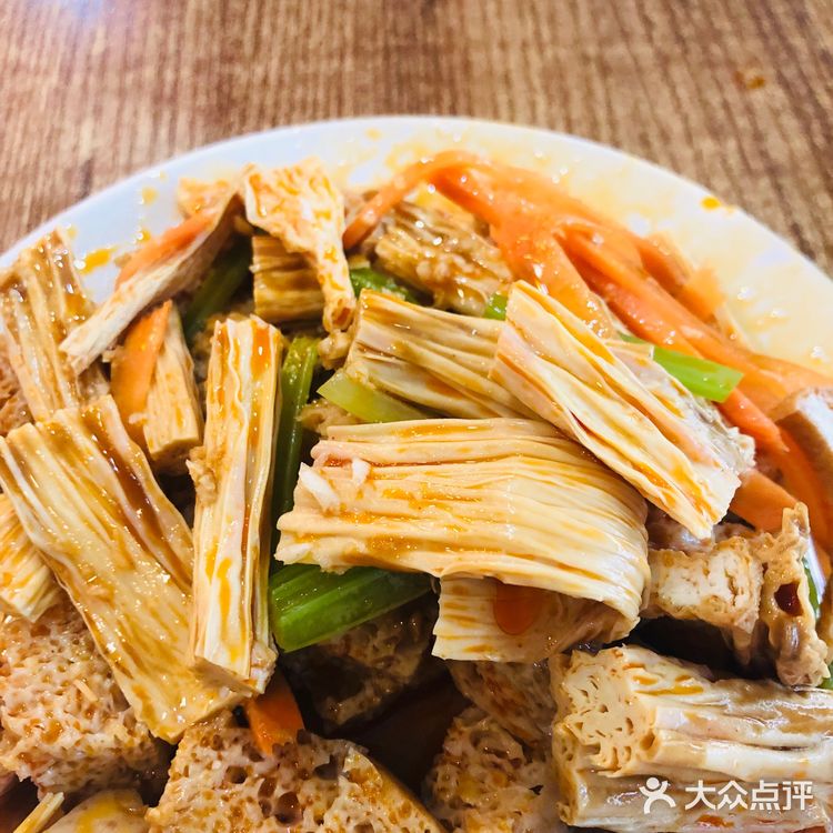 瓦罐推荐酥肉鸡块店 酥肉耐嚼香