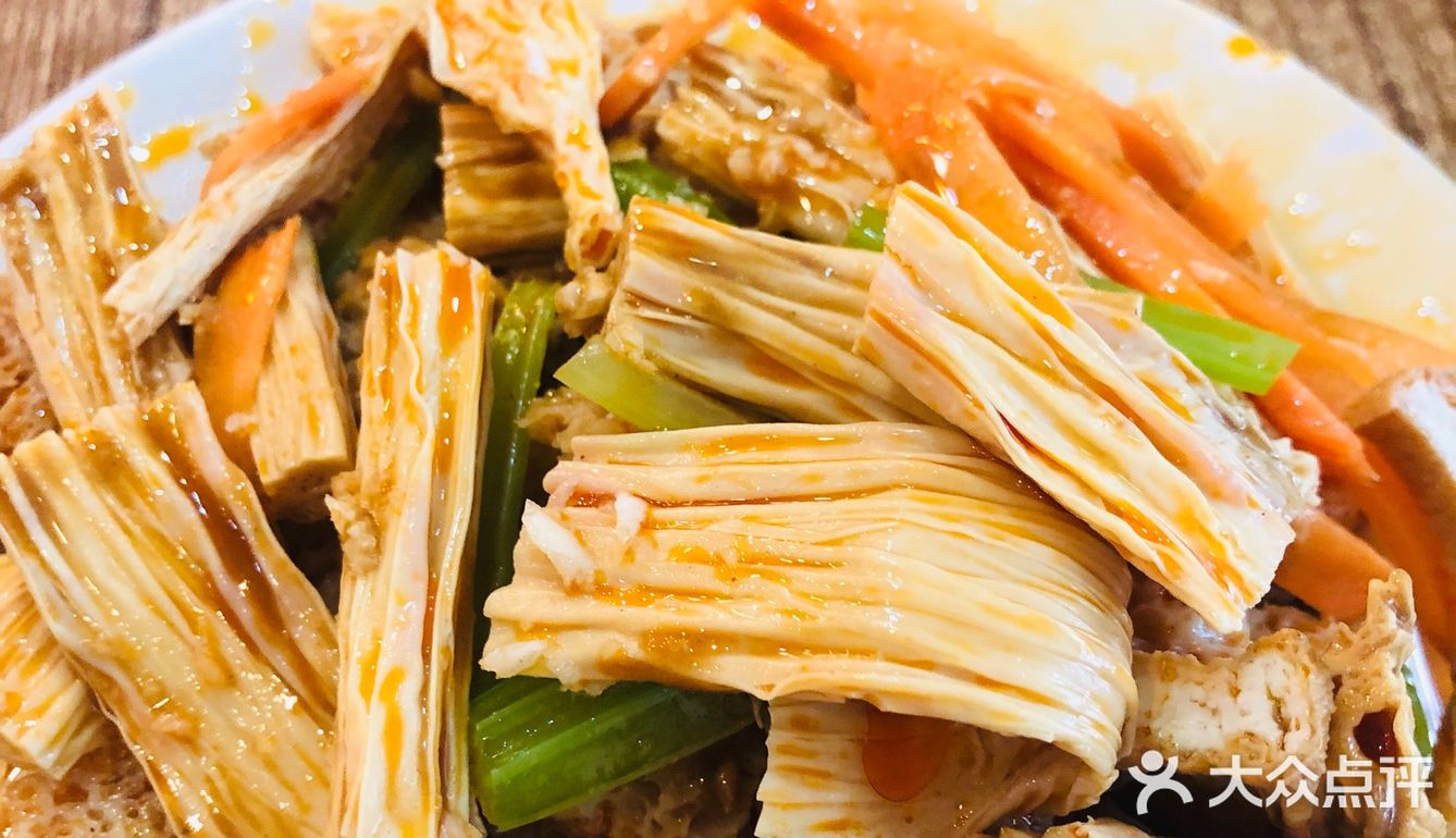 瓦罐推荐酥肉鸡块店 酥肉耐嚼香