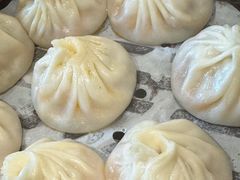 蟹粉鲜肉馅-馋三尺蟹粉小笼(人民广场店)