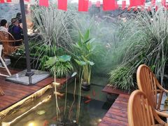 -墨居上隐·院子里火锅(峨眉店)