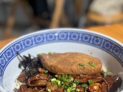 大肠面加素鸡加鸡毛菜加辣肉-沪西老弄堂面馆(定西路店)