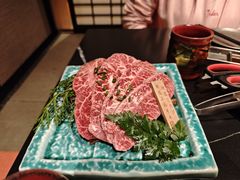 -山川小町·极番烧肉(新地假日广场店)