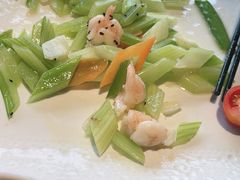 西芹百合炒虾球-三生三味密宗川菜·江景餐厅(来福士店)