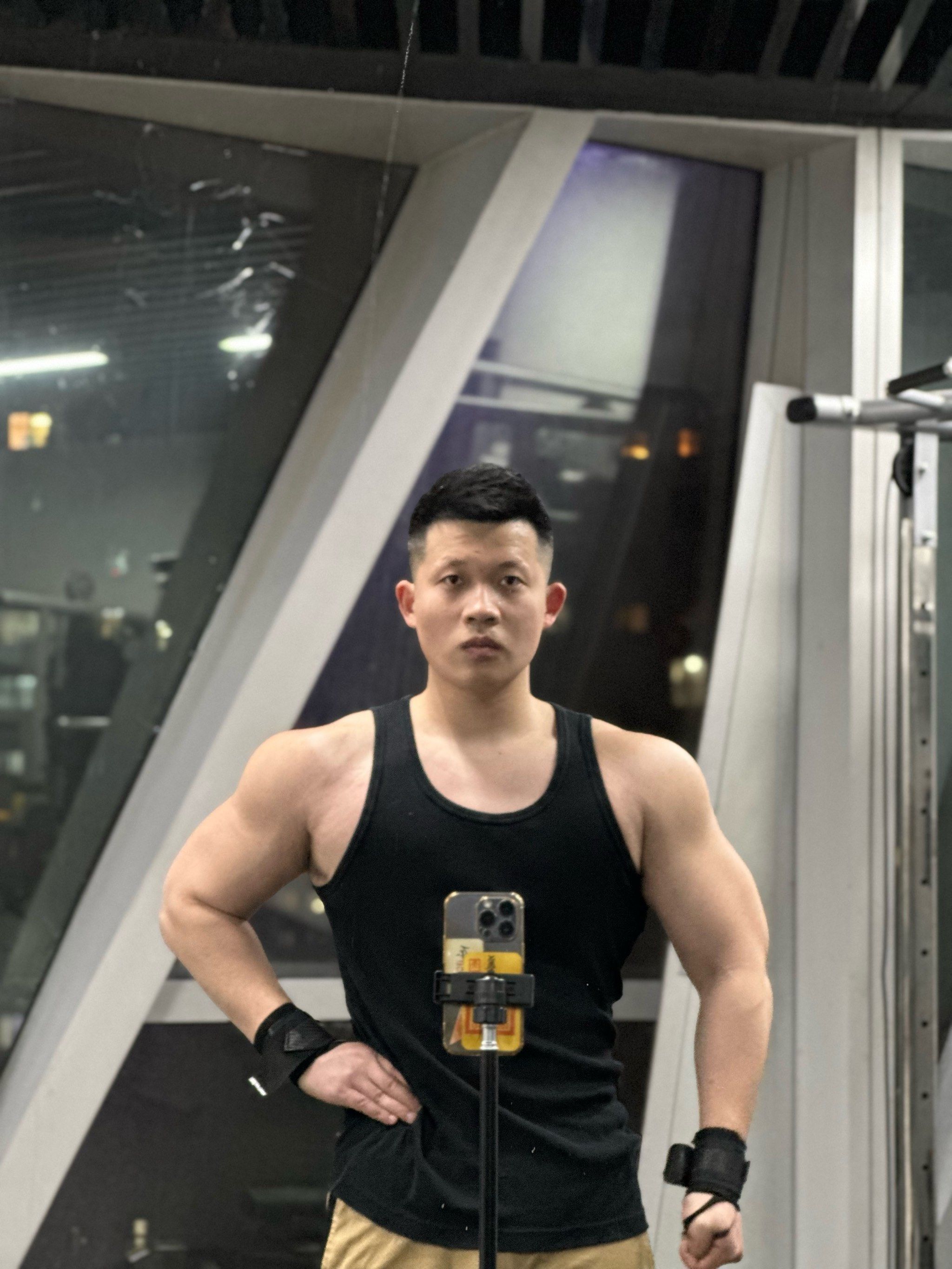 臂围45cm达到教练入门水平了嘛