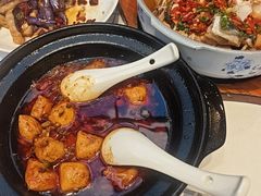 -阿瓦山寨·湘菜现炒·剁椒鱼头王(咸阳总店)