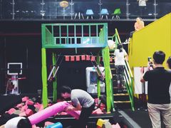 -嘿哟动霸CHUA·新潮玩运动娱乐中心·蹦床滑冰团建乐园