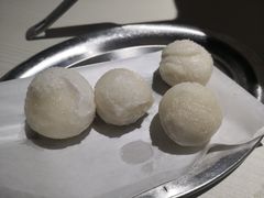 咸蛋黄流沙炸汤圆-友达面馆(广州总店)