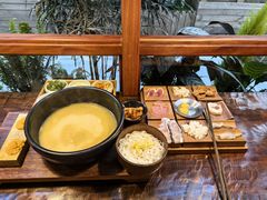 -银米·云南传统过桥米线(双廊黑金冠店)