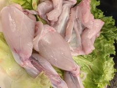 现杀牛蛙-三江两海老火锅(北京首店)