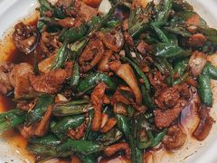 -阿瓦山寨·湘菜现炒·剁椒鱼头王(咸阳总店)