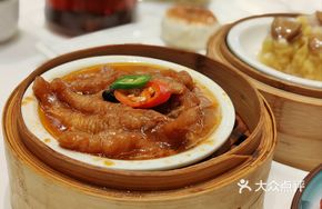Golden Sauce Steamed Chicken Feet