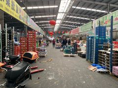 -上海龙吴水胜海发市场