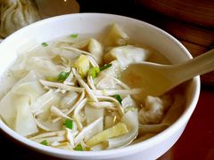 三鲜馄饨-王興記(中山路店)