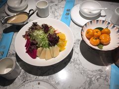 牛油果时蔬沙拉-悦海·家宴·冰花皮皮虾大锅贴(宝龙店)