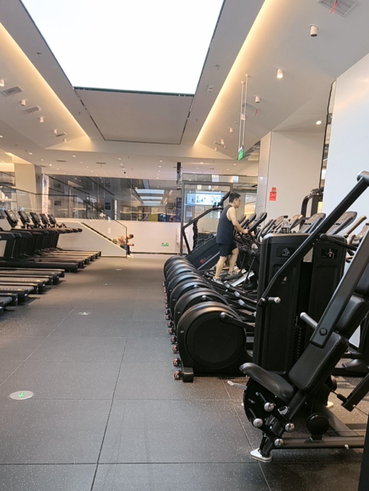 911569♂15 昆明海克力斯健身房,真是天
