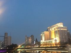 -云顶旋转自助景观餐厅