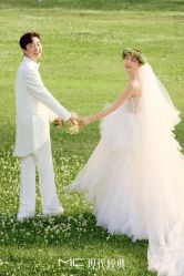 -现代经典婚纱摄影