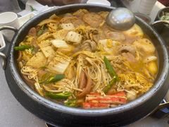 -豚妈妈汤饭·部队锅(南京东路店)