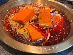 -小天鹅火锅·一线江景洪鼎旗舰店(洪崖洞店)