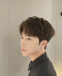 -东方先生国潮男士理发馆