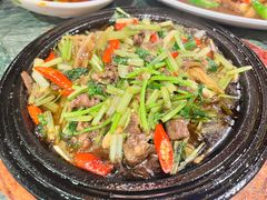 毛芹菜炒羊肉-东方亚克西餐厅(西康路店)
