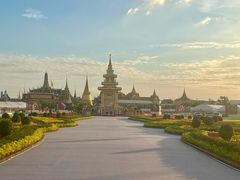 -皇家田广场(อนุสาวรีย์ทหารอาสา)