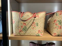 -宁波杉井奥特莱斯广场