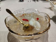 白莲炖雪燕-颂福楼·南京菜(定淮门店)