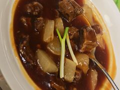 鲍汁萝卜牛腩煲-留半山·香港食堂(啦啦宝都店)