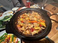 石锅牛蛙-金太阳海鲜烧烤·本地人餐厅(东纬路旗舰店)