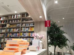 -钟书阁(群光广场店)