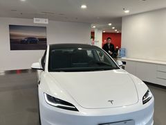 -TESLA 特斯拉(北京南四环中路特斯拉中心)