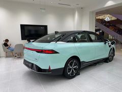 -小鹏汽车(北京龙湖长楹天街销售中心)