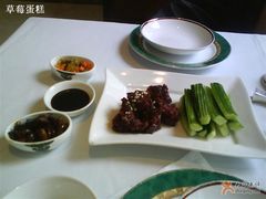 糖醋小排拼黄瓜-老洋房花园饭店(绍兴路店)